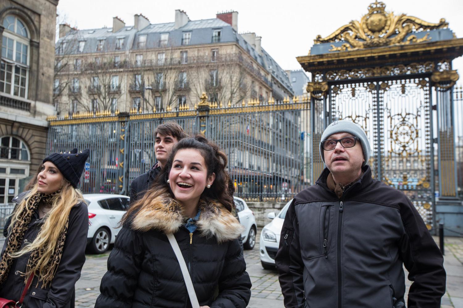 <a href='http://gqv9.ngskmc-eis.net'>全球十大赌钱排行app</a>学院法语教授Pascal Rollet带领学生们到巴黎游学.